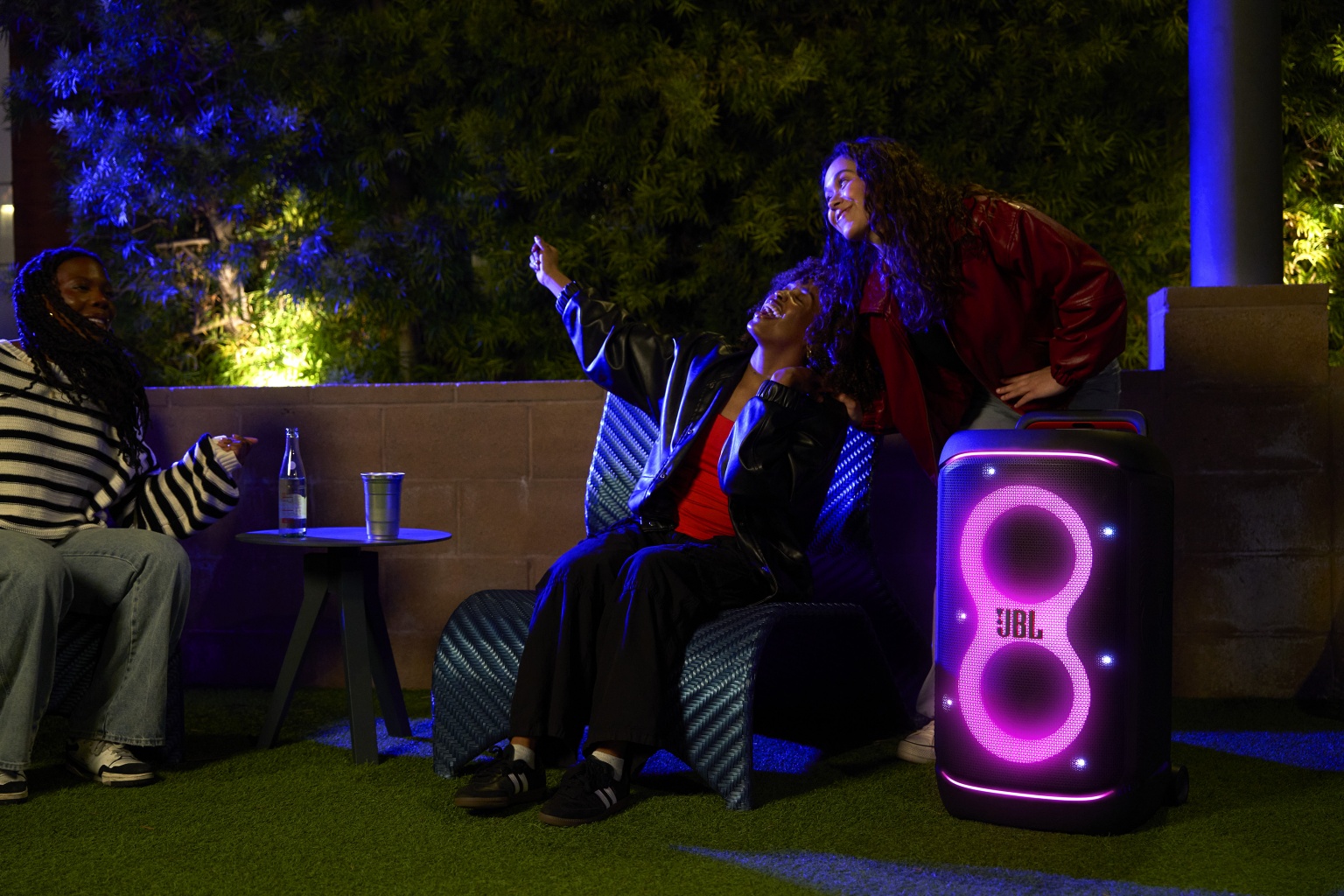 JBL PARTYBOX 520 便攜式派對燈光藍牙喇叭，新品上市